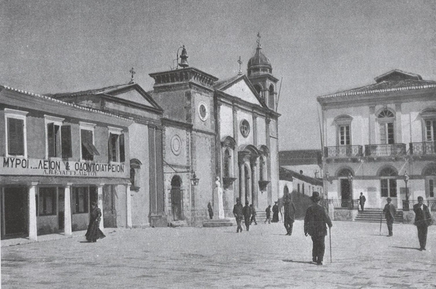 Η πλατεία Αγίου Μάρκου στη Ζάκυνθο, όπου βρίσκεται το μαυσωλείο του Σολωμού