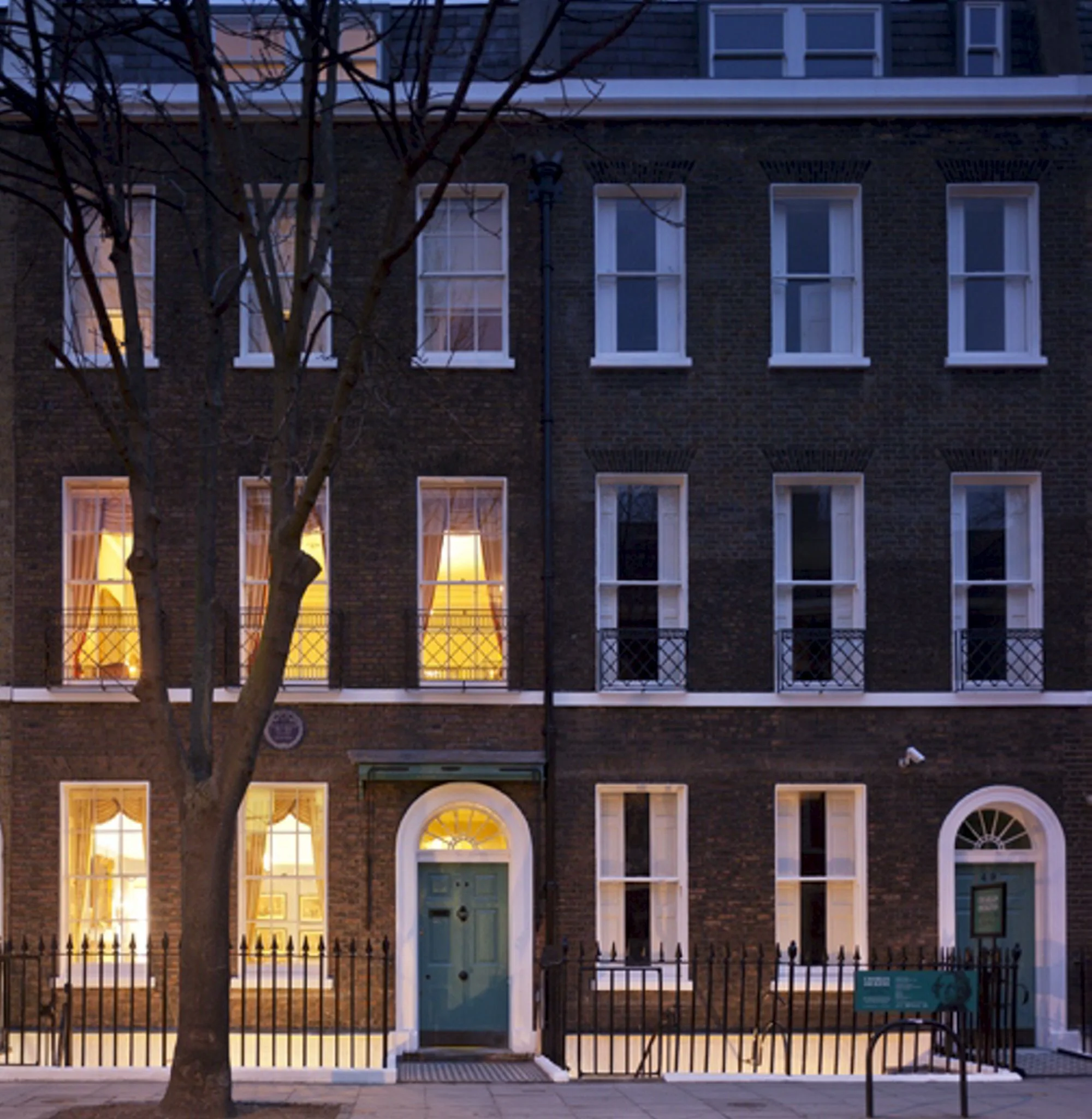 Το Μουσείο Charles Dickens στην οδό Doughty Street 48 του Λονδίνου