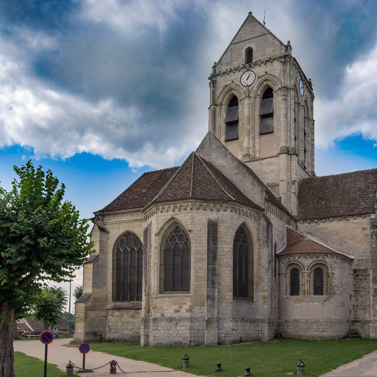 Η εκκλησία Notre-Dame-de-l'Assomption στο Auvers-sur-Oise της Γαλλίας