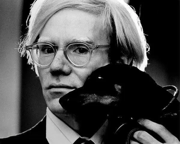 Ο Andy Warhol με σκύλο