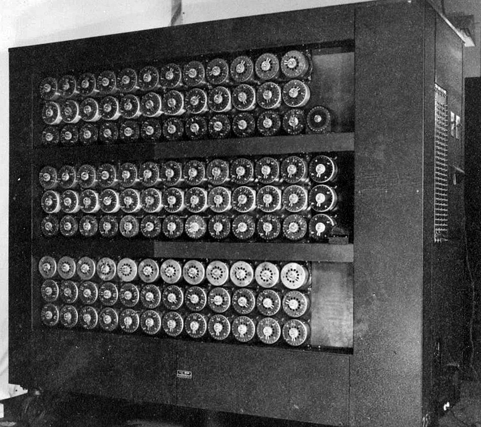 Η Bombe, η ηλεκτρομηχανική συσκευή που βοηθούσε στον εντοπισμό των ρυθμίσεων του Enigma