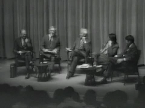 Ο Sagan με τους Arthur C. Clarke, Ray Bradbury, Walter Sullivan και Bruce Murray, στο Caltech στις 12 Νοεμβρίου 1971