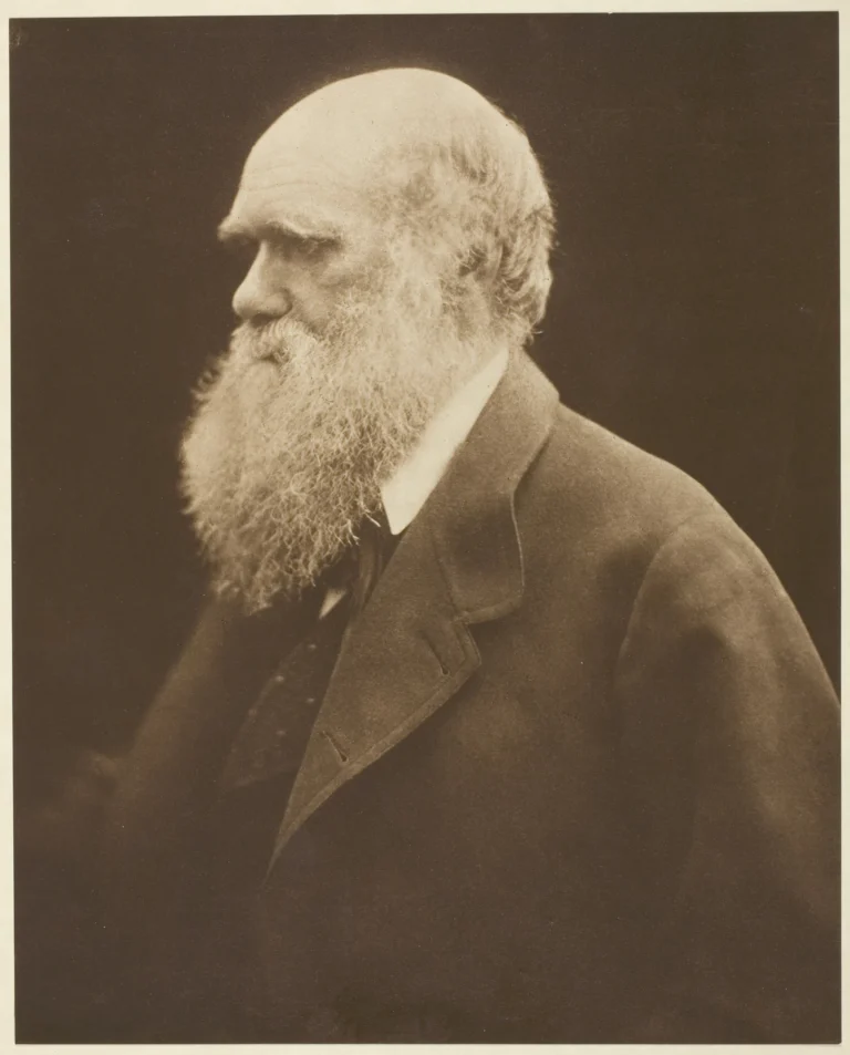 Ο Charles Darwin σε φωτογραφικό πορτρέτο της Julia Margaret Cameron