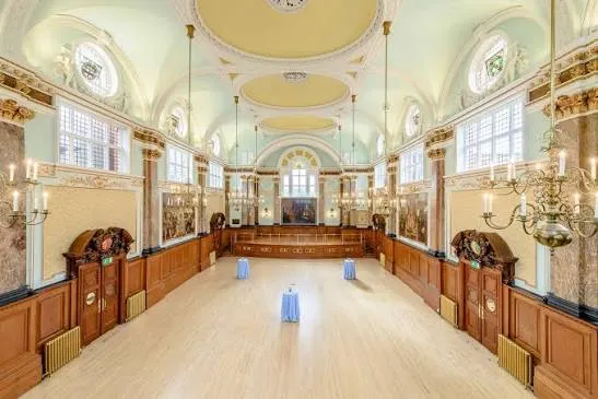 Το Chelsea Old Town Hall στο Λονδίνο, όπου λειτουργεί το Chelsea Register Office