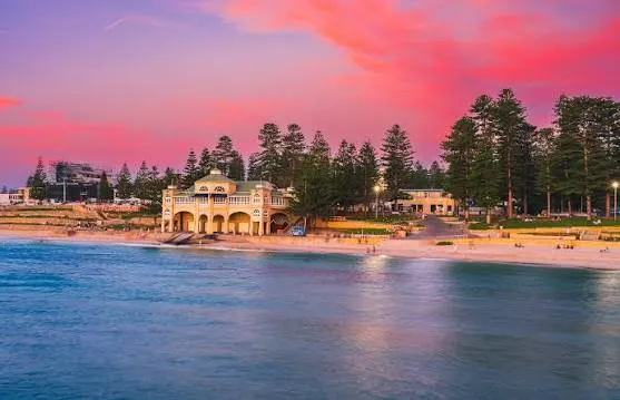 Η παραλία Cottesloe στο Perth της Δυτικής Αυστραλίας