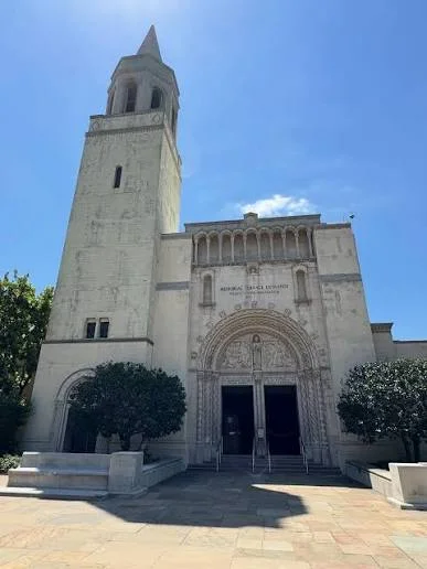 Το Μεγάλο Μαυσωλείο στο Forest Lawn Glendale, όπου αναπαύεται ο Μάικλ Τζάκσον