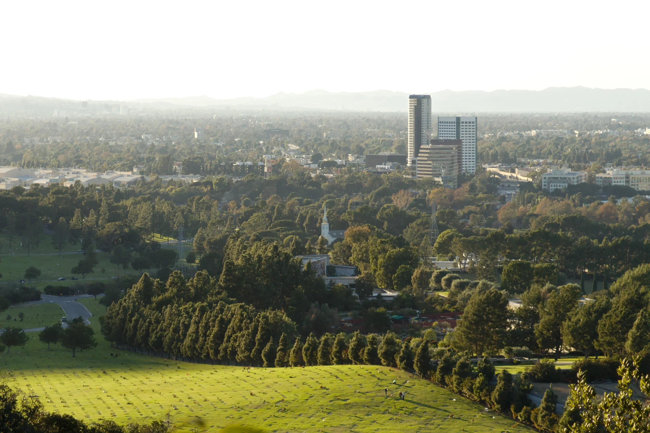 Το νεκροταφείο Forest Lawn Memorial Park στο Hollywood Hills του Λος Άντζελες