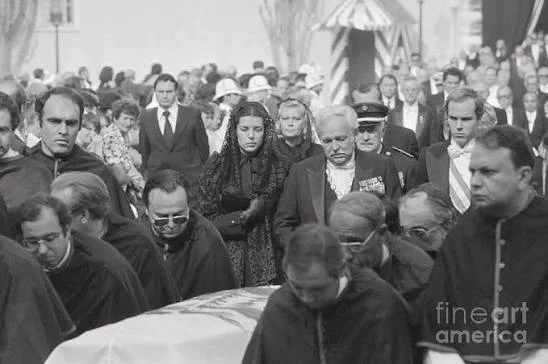 Η πομπή της κηδείας της Grace Kelly στους δρόμους του Monaco-Ville το 1982