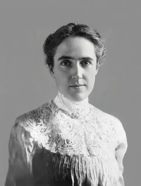 Πορτρέτο της Henrietta Swan Leavitt, της αστρονόμου του Harvard που ανακάλυψε τη σχέση περιόδου και φωτεινότητας των Κηφείδων