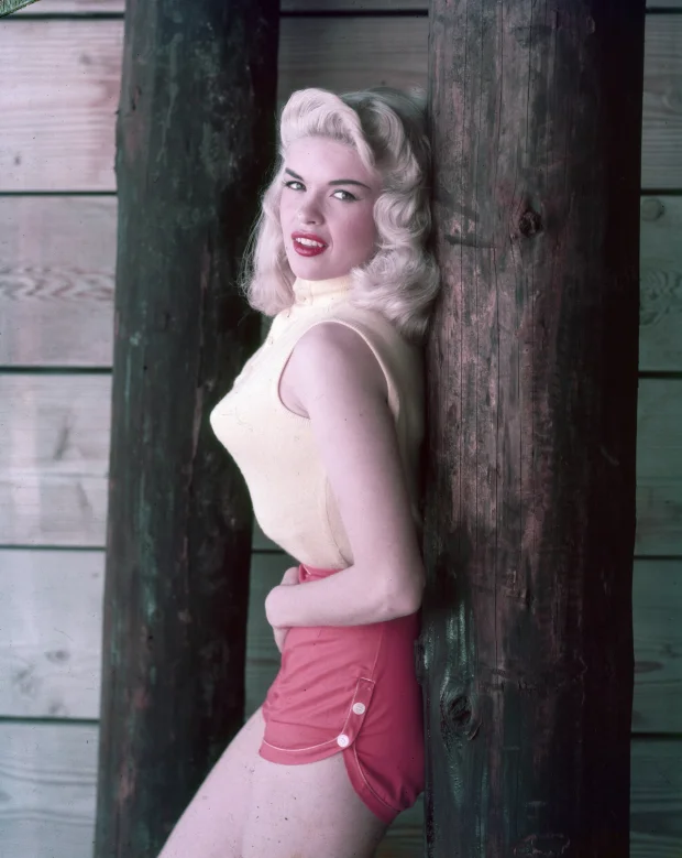 Η Jayne Mansfield σε καλοκαιρινή πόζα