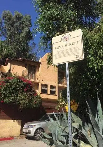 Love Street στο Laurel Canyon, όπου ζούσε η Pamela Courson