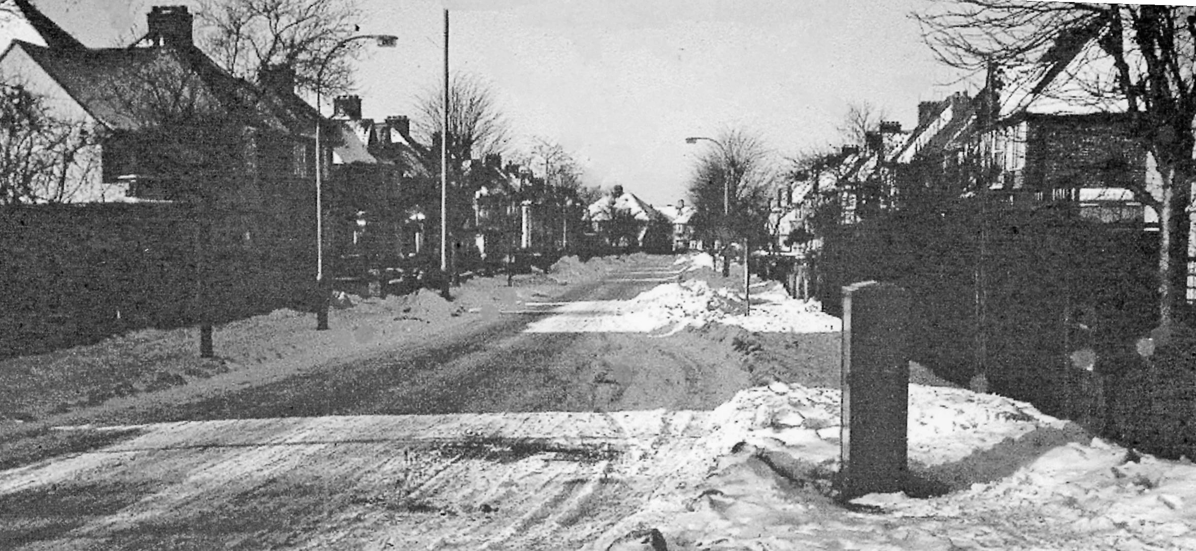 Η χιονισμένη Kenver Avenue στο North Finchley στις 14 Φεβρουαρίου 1963.