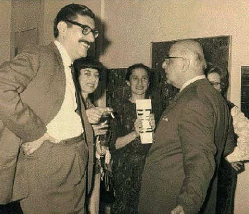 Ο Μανόλης Αναγνωστάκης με τον Γιώργο Σεφέρη σε συνάντηση στην Αίθουσα Τέχνης