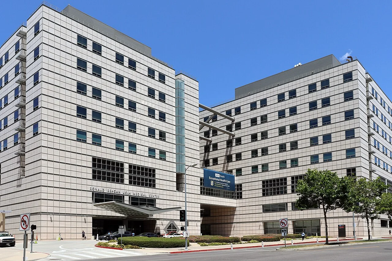 Το νοσοκομείο Ronald Reagan UCLA Medical Center στο Westwood