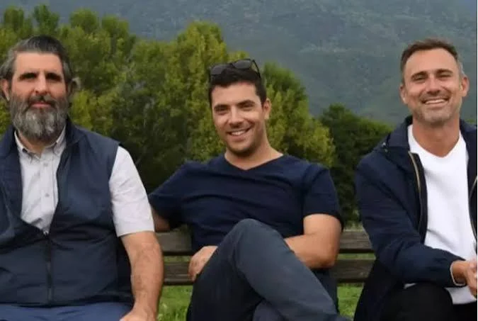 Ο Πάνος Νάτσης σε θεατρική παράσταση του Γιώργου Καπουτζίδη