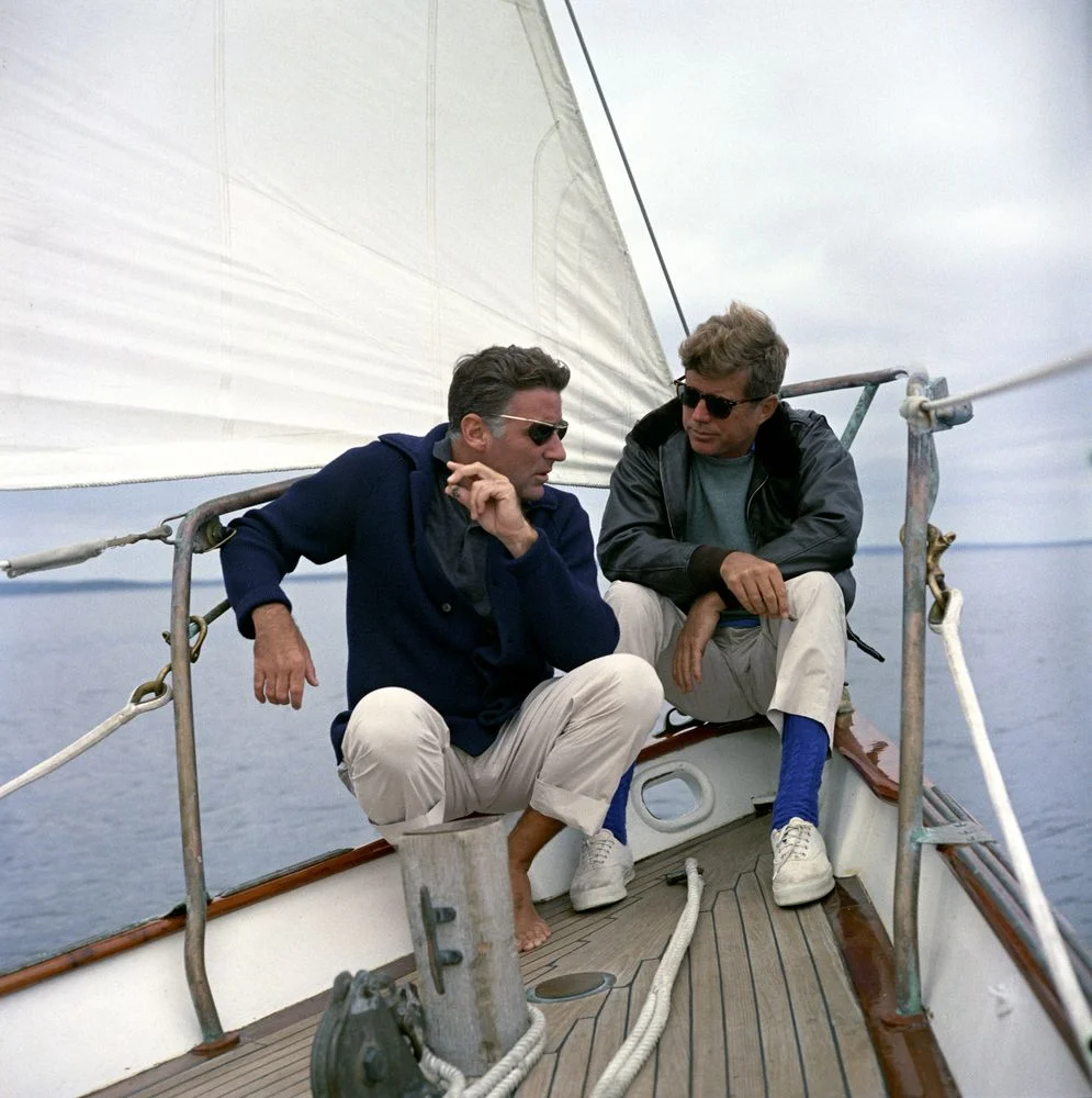 Ο Peter Lawford και ο John F. Kennedy στο σκάφος Manitou στις 12 Αυγούστου 1962.