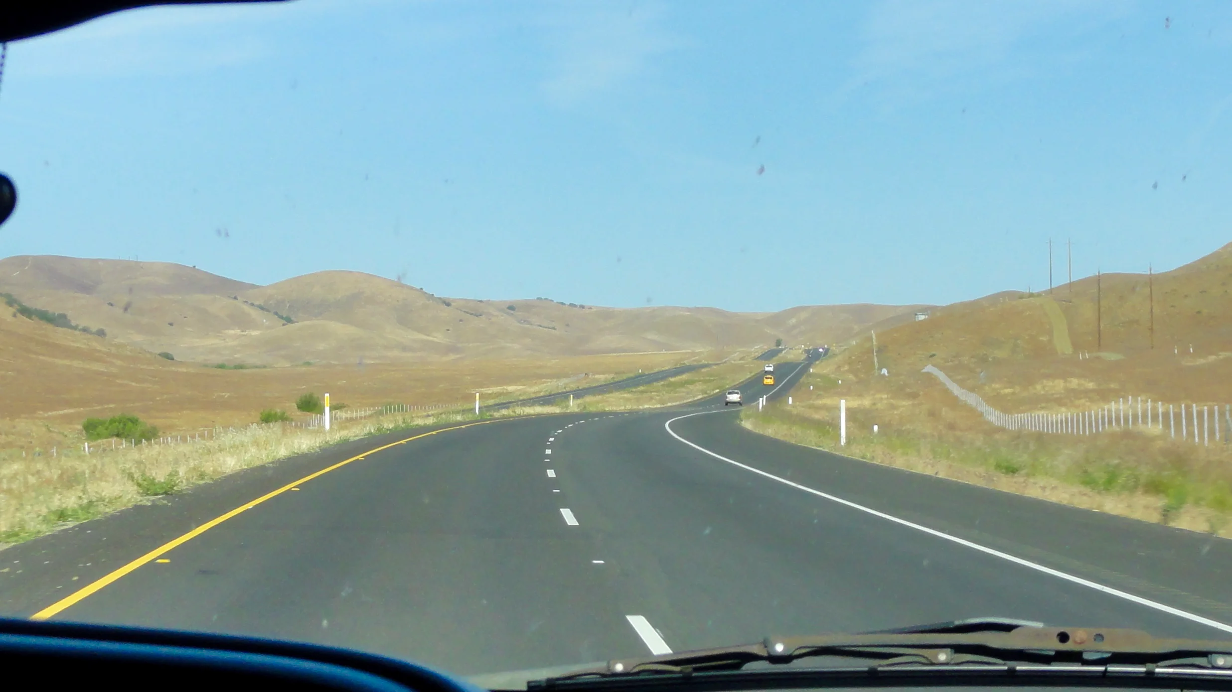 Ο δρόμος SR 46 στο Polonio Pass της Καλιφόρνιας, στη διαδρομή του Τζέιμς Ντιν