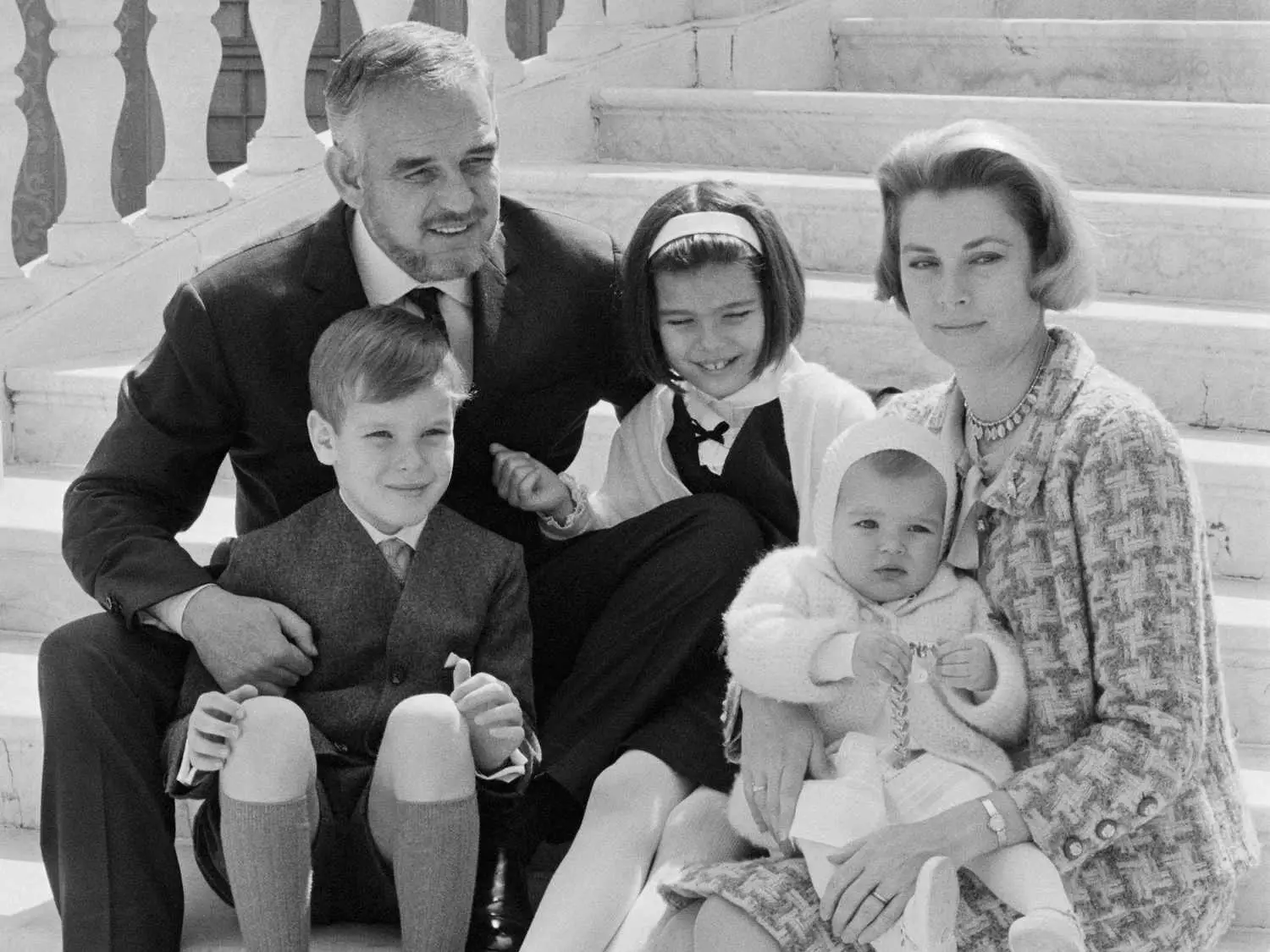 Ο πρίγκιπας Rainier και η Grace Kelly με τα παιδιά τους