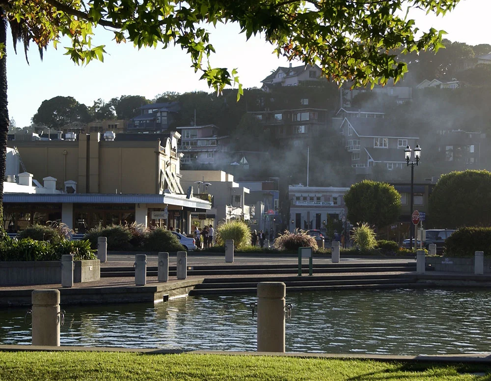 Άποψη της πόλης Tiburon στο Marin County της Καλιφόρνιας