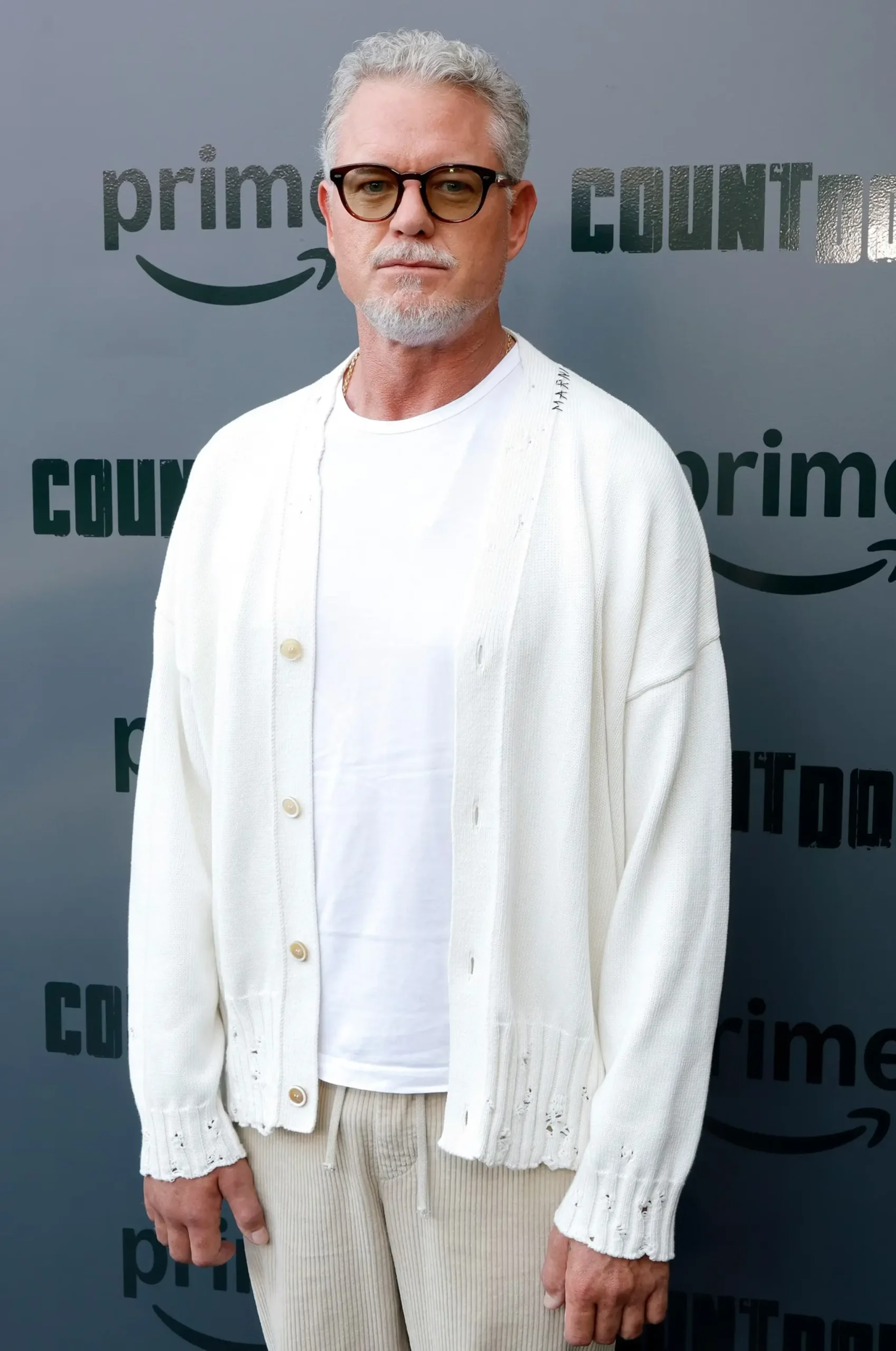 Ο Eric Dane στην πρεμιέρα του Countdown, με λευκό κάρντιγκαν