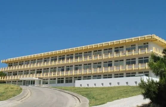 Το κτίριο του Ερευνητικού Κέντρου Βιοϊατρικών Επιστημών Αλέξανδρος Φλέμινγκ στη Βάρη.