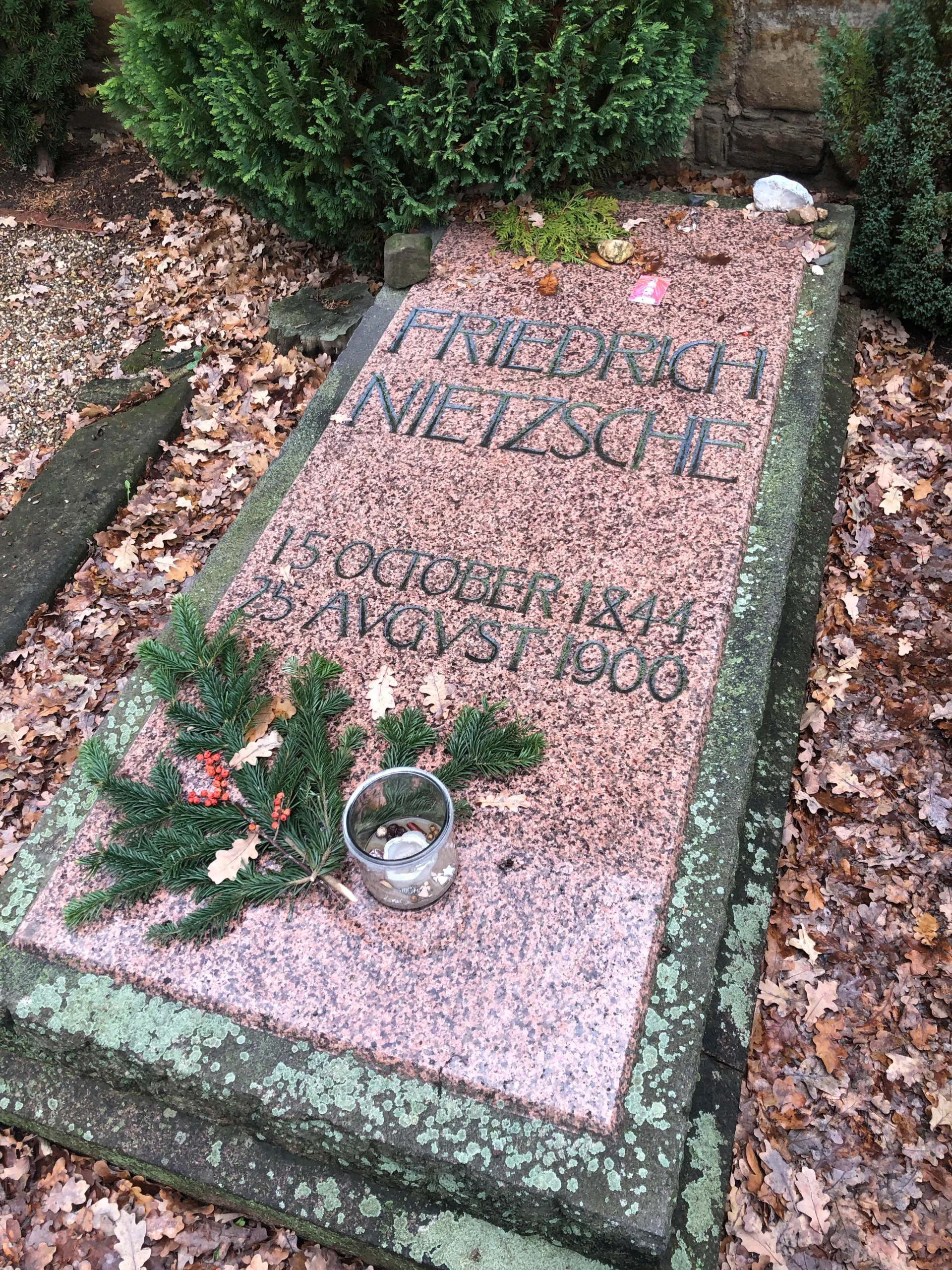 Ο τάφος του Friedrich Nietzsche στο Röcken