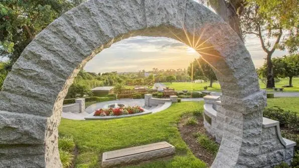 Το Garden of Valor στο νεκροταφείο Pacific View