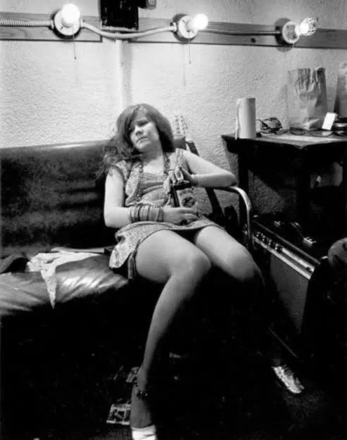 Η Janis Joplin σε studio ηχογράφησης το 1970 κατά την περίοδο δημιουργίας του Pearl