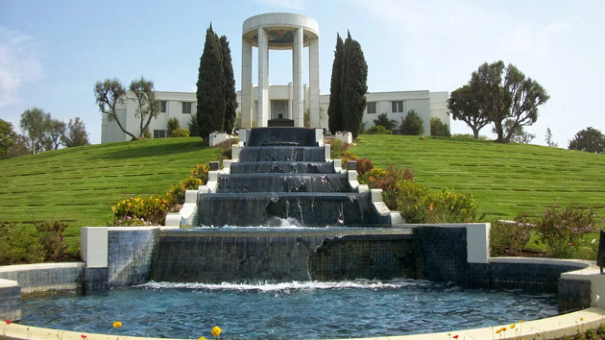 Το μνημείο του Al Jolson στο νεκροταφείο Hillside Memorial Park