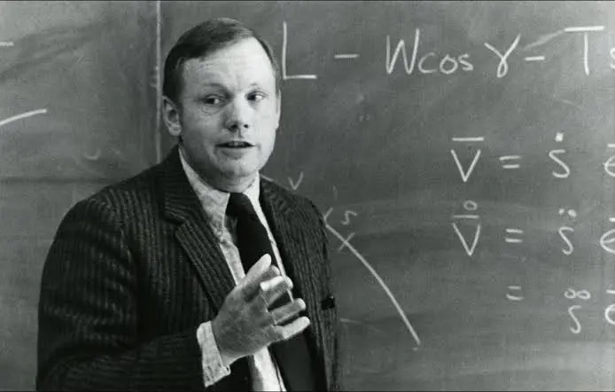 Ο Neil Armstrong ως καθηγητής στο Τμήμα Αεροναυπηγικής του Πανεπιστημίου του Σινσινάτι