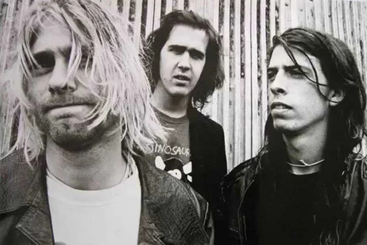 Τα μέλη των Nirvana σε πορτρέτο των αρχών της δεκαετίας του 1990