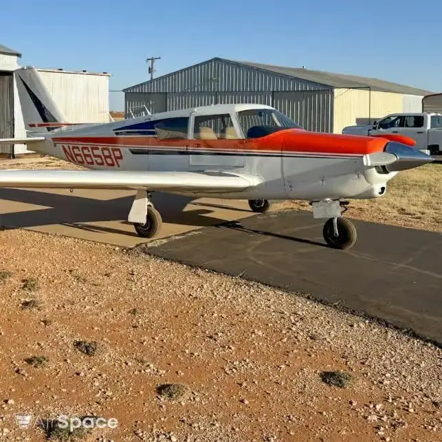 Μονοκινητήριο αεροπλάνο Piper PA-24 Comanche, του ίδιου τύπου με το αεροσκάφος της πτήσης