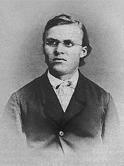 Ο νεαρός Friedrich Nietzsche με γυαλιά, σε πορτρέτο